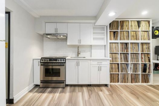 1002 Dalewood Drive Gallery Image 18