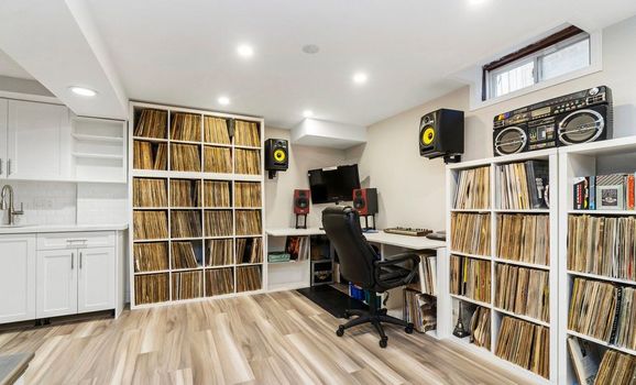 1002 Dalewood Drive Gallery Image 21