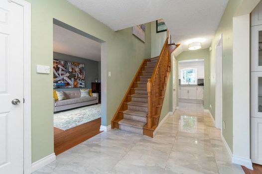 1002 Dalewood Drive Gallery Image 4