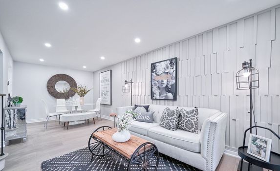 124 Hollandview Trail Gallery Image 3