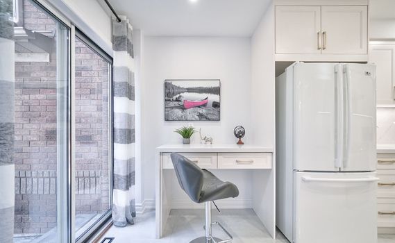 124 Hollandview Trail Gallery Image 5