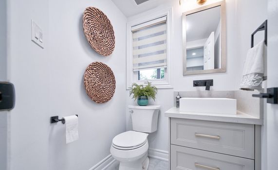 124 Hollandview Trail Gallery Image 6