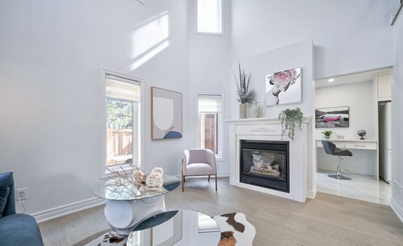 124 Hollandview Trail Gallery Image 8