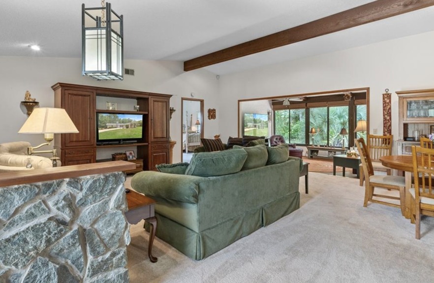 60 Sycamore Circle Listing photo 2