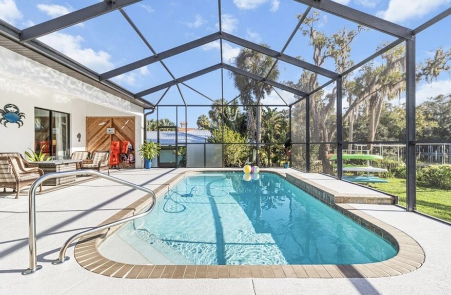 1055 N Crescent Dr Listing Photo #11