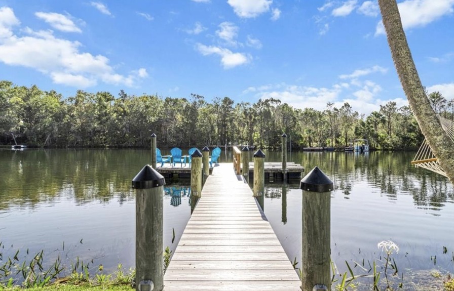 1055 N Crescent Dr Listing Photo #12