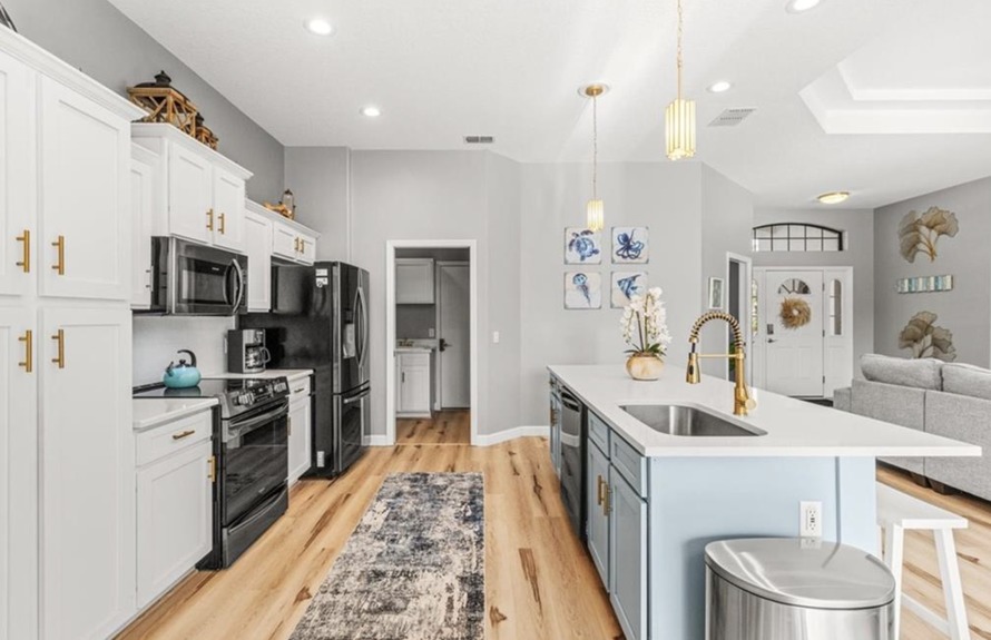 1055 N Crescent Dr Listing Photo #7