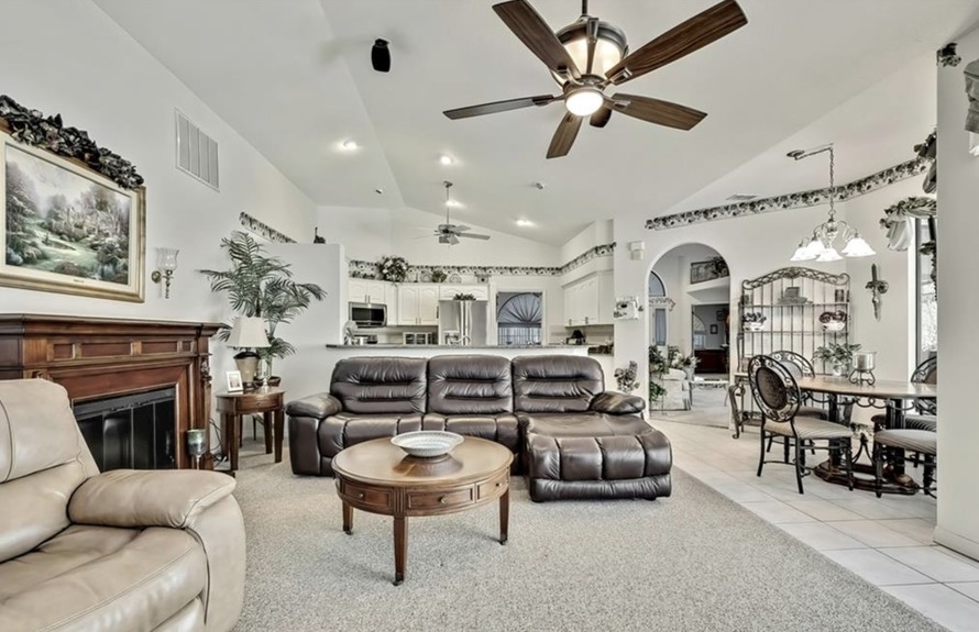 16 Geranium Ct Listing Photo #4