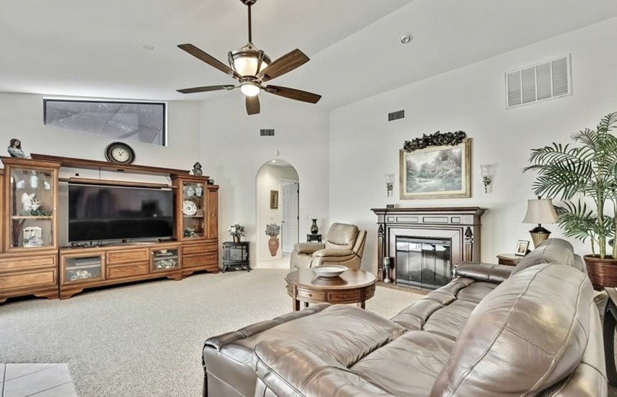 16 Geranium Ct Listing Photo #5