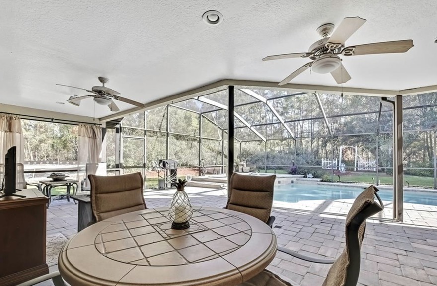 16 Geranium Ct Listing Photo #6