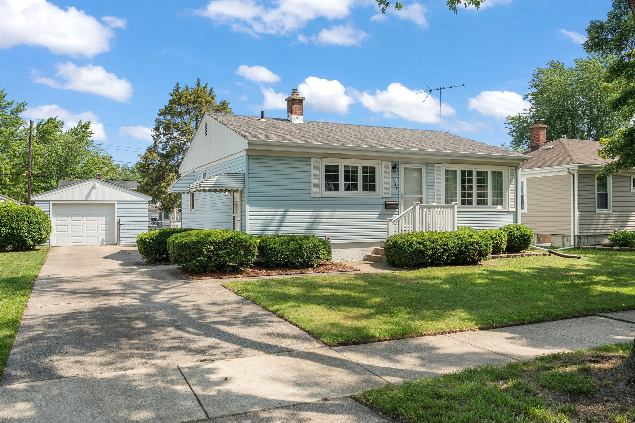This home located at 3237 Eder St in Highland, Indiana sold for $225,000 after just a few days on the market. That is $10,000 above list price.