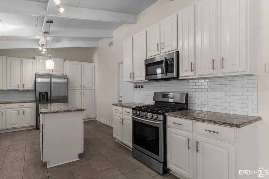 11-web-or-mls-4103-berwick-dr