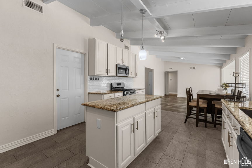 14-web-or-mls-4103-berwick-dr