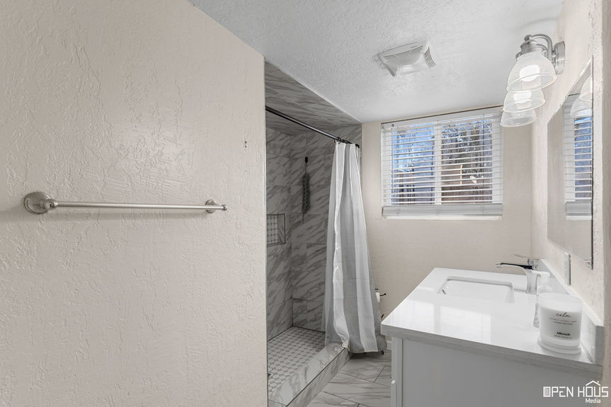 25-web-or-mls-4103-berwick-dr