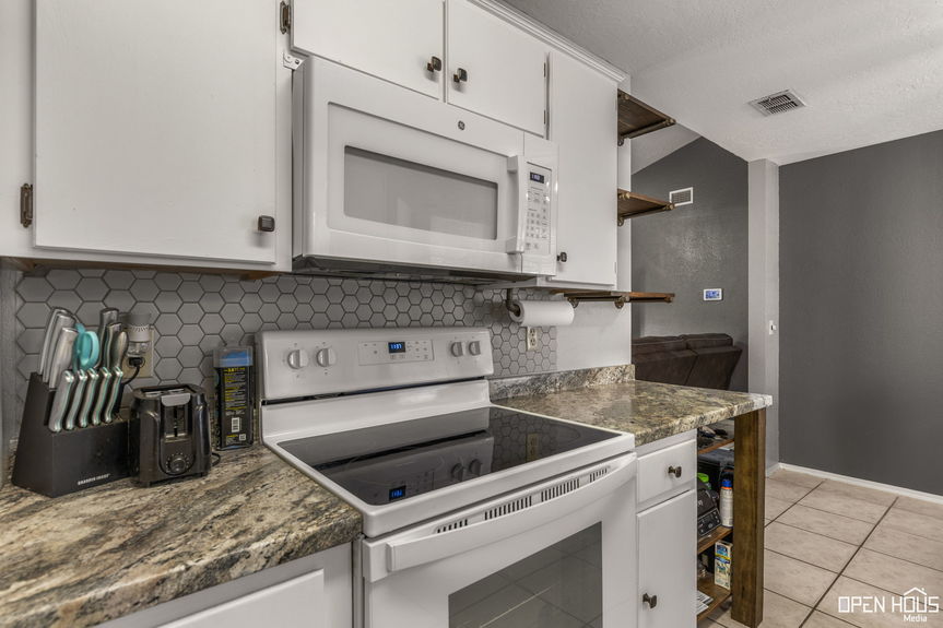 12-web-or-mls-4908-bayberry-dr