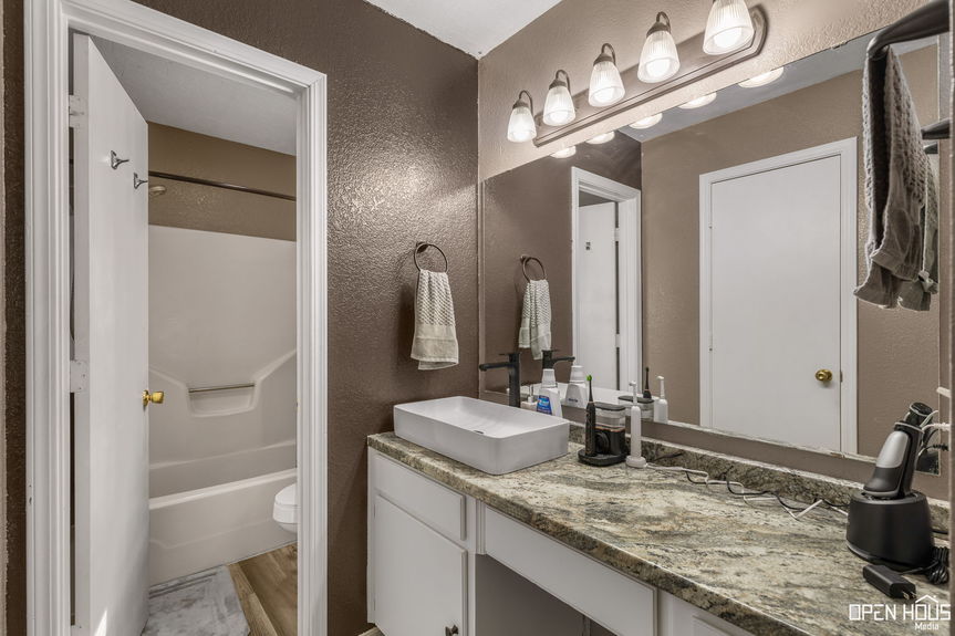 17-web-or-mls-4908-bayberry-dr
