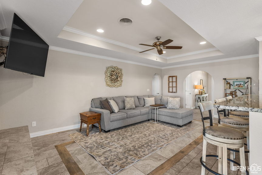 8-web-or-mls-3503-regina-cir