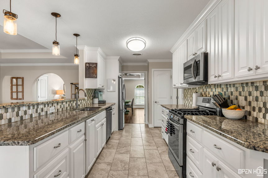 9-web-or-mls-3503-regina-cir