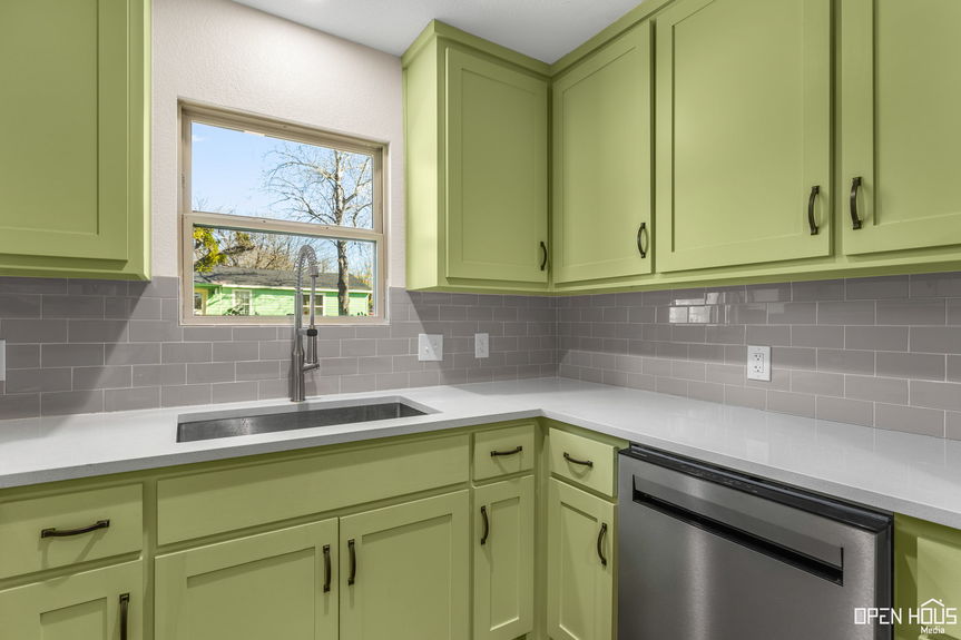 13-web-or-mls-1101-w-mesquite-st