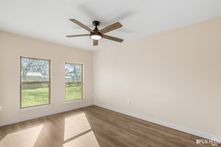 15-web-or-mls-1101-w-mesquite-st