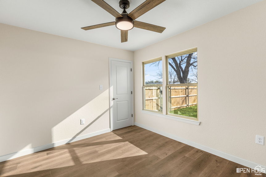 21-web-or-mls-1101-w-mesquite-st