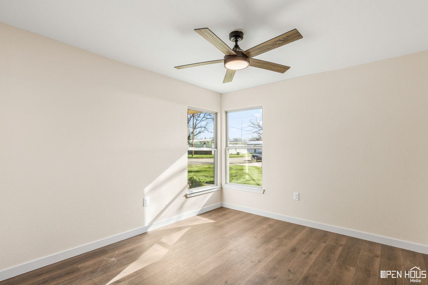 25-web-or-mls-1101-w-mesquite-st