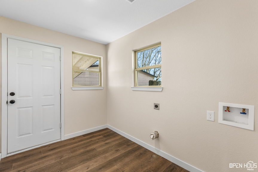 27-web-or-mls-1101-w-mesquite-st