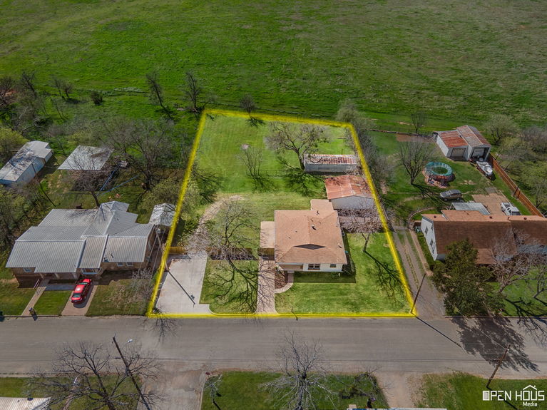 31-web-or-mls-1101-w-mesquite-st