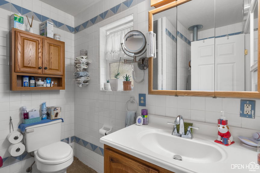 12-web-or-mls-101-carolyn-ln