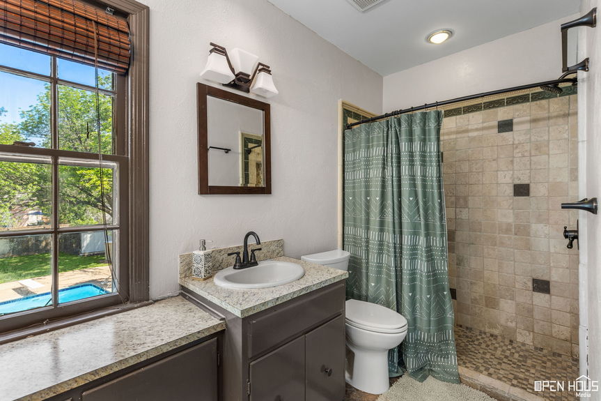 18-web-or-mls-1670-victory-ave