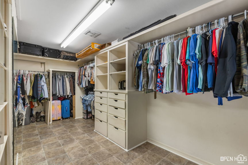 19-web-or-mls-1670-victory-ave