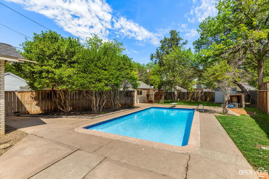 28-web-or-mls-1670-victory-ave