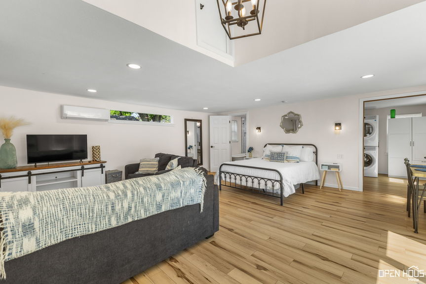 34-web-or-mls-1670-victory-ave