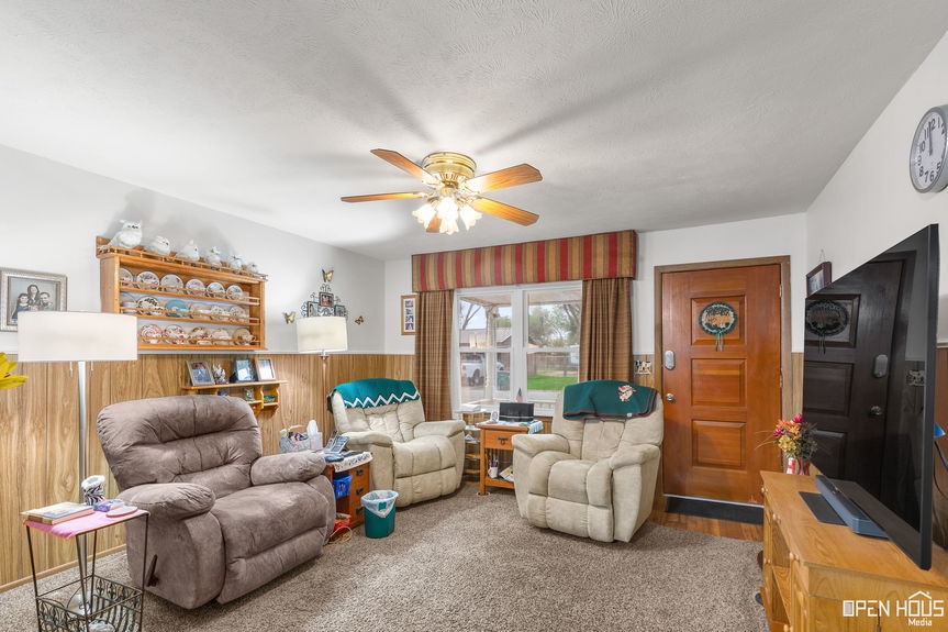6-web-or-mls-101-carolyn-ln
