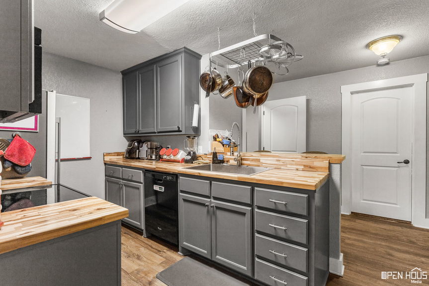 10-web-or-mls-4605-harbor-rd