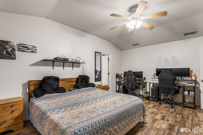 14-web-or-mls-910-e-texas-ave