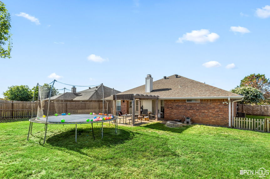29-web-or-mls-910-e-texas-ave