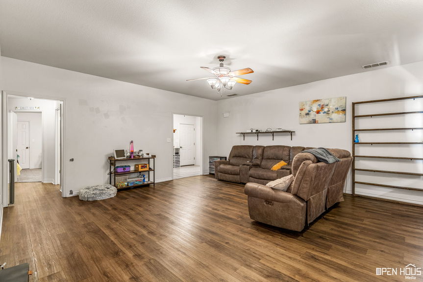 4-web-or-mls-910-e-texas-ave