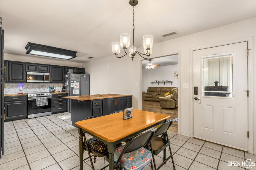 8-web-or-mls-910-e-texas-ave