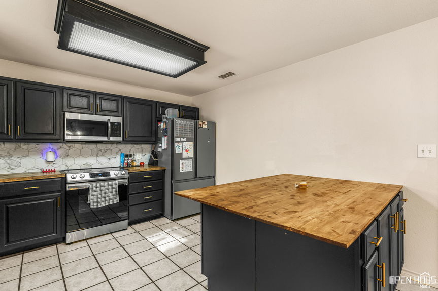 9-web-or-mls-910-e-texas-ave