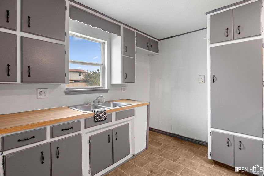 10-web-or-mls-209-w-park-st