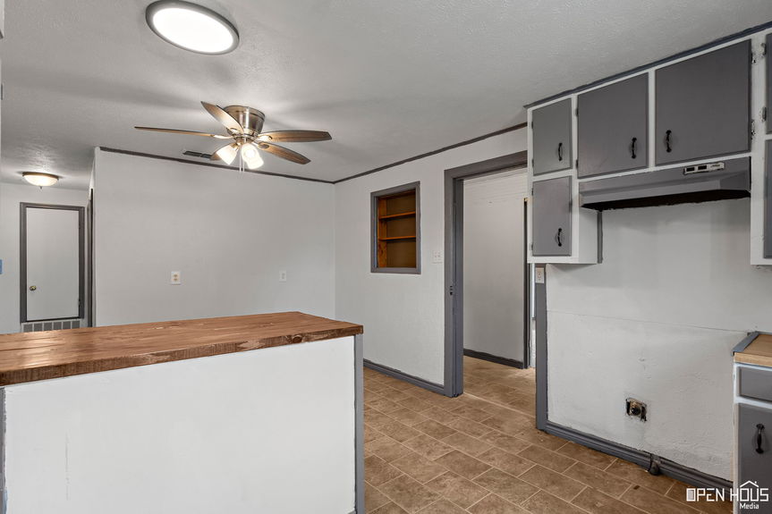 11-web-or-mls-209-w-park-st