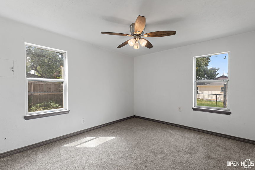 17-web-or-mls-209-w-park-st