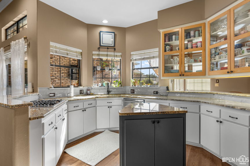 10-web-or-mls-3016-whitehall-ln