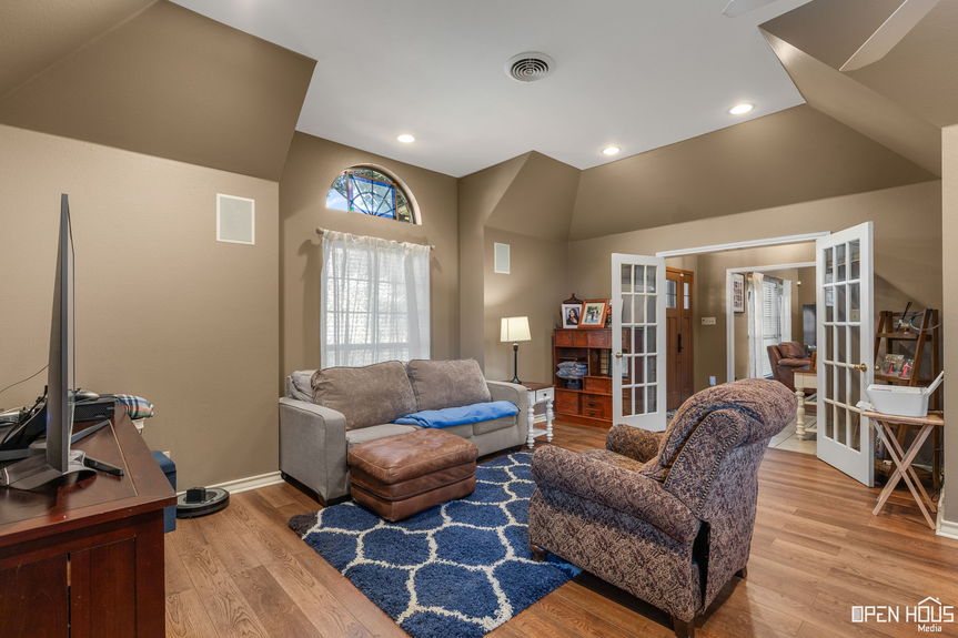 14-web-or-mls-3016-whitehall-ln