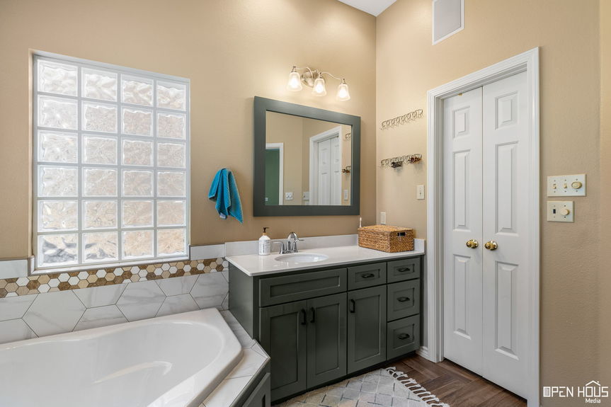 19-web-or-mls-3016-whitehall-ln