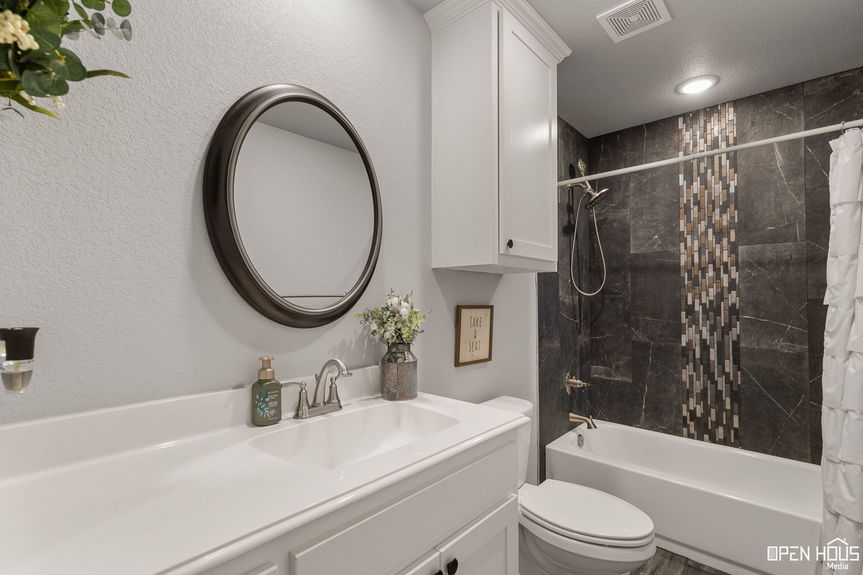 24-web-or-mls-5032-olivia-ln