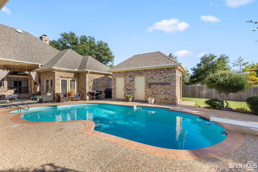 29-web-or-mls-3016-whitehall-ln