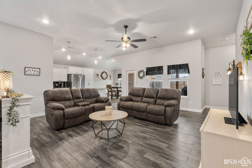3-web-or-mls-5032-olivia-ln