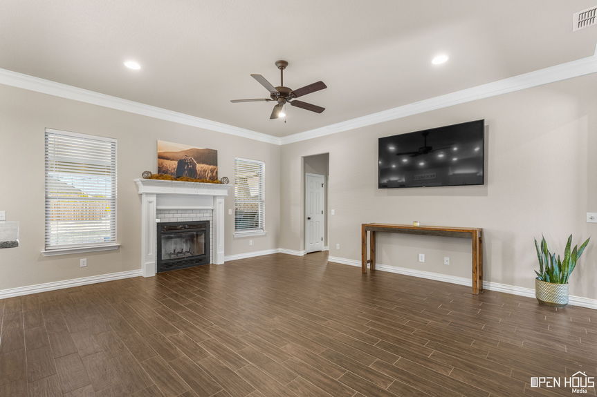 10-web-or-mls-4811-falcon-crest-blvd